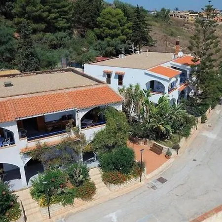 Pleasing In With Sea-view Holiday home